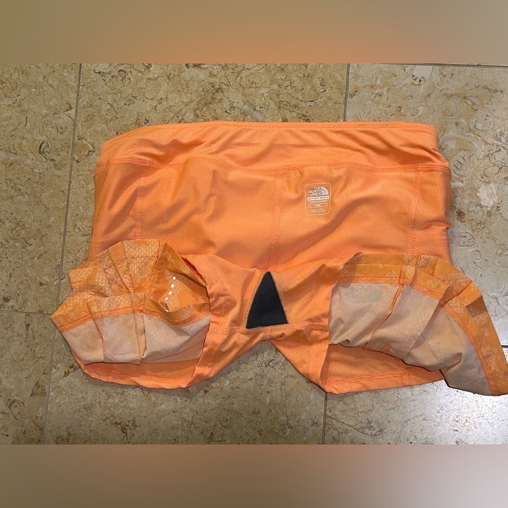 The North Face NWOT Geometric Orange Skirt w/ Built in Shorts Size M - Picture 8 of 8